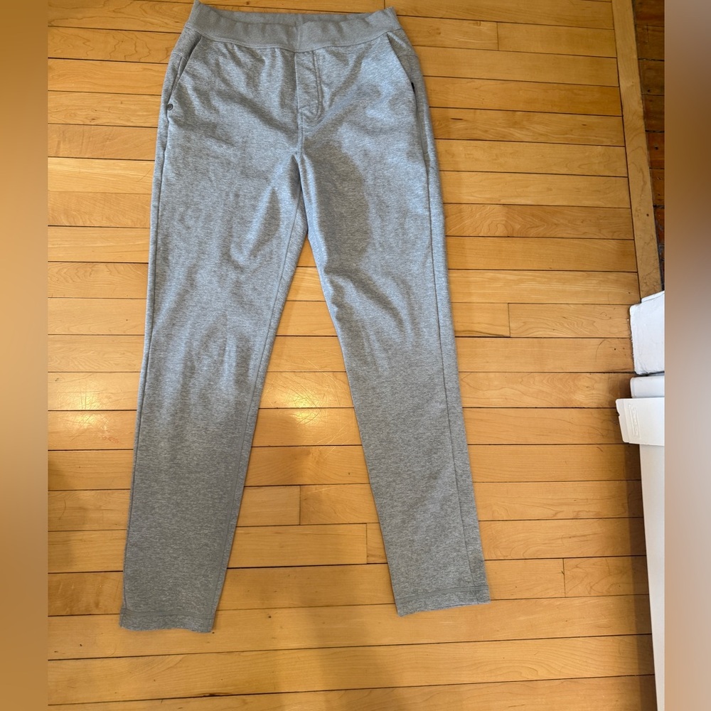 Vuori brand new never worn Men's Light Gray Joggers